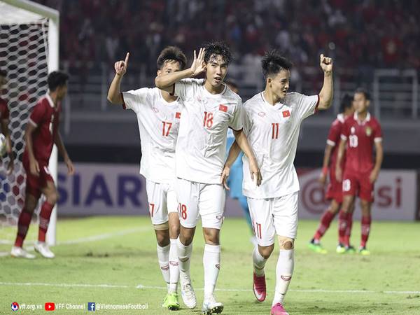 Bóng đá Việt 1/3: Đinh Xuân Tiến được AFC dự đoán tỏa sáng