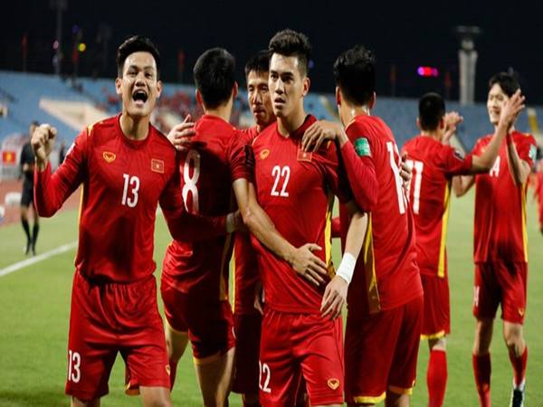 Bóng đá Việt 2/6: HLV Troussier triệu tập các cầu thủ