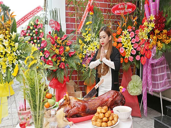 Các bước cần tiến hành khi thực hiện nghi lễ cúng Khai Trương